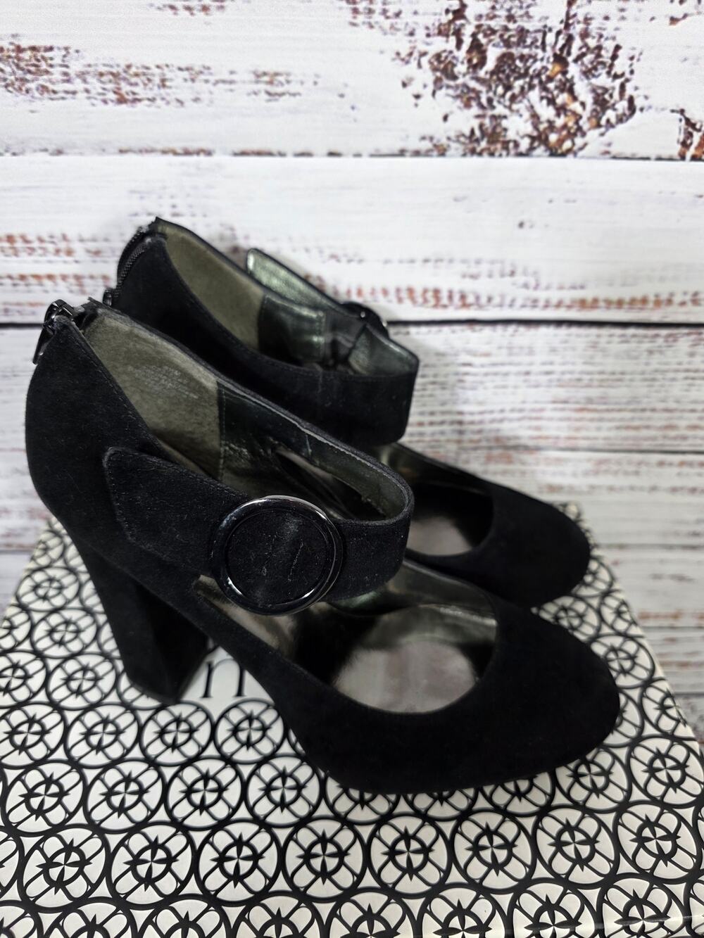 VTG Nicole Miller Keisha Black Faux Suede Leather Ankle strap chunky Heels 8.5